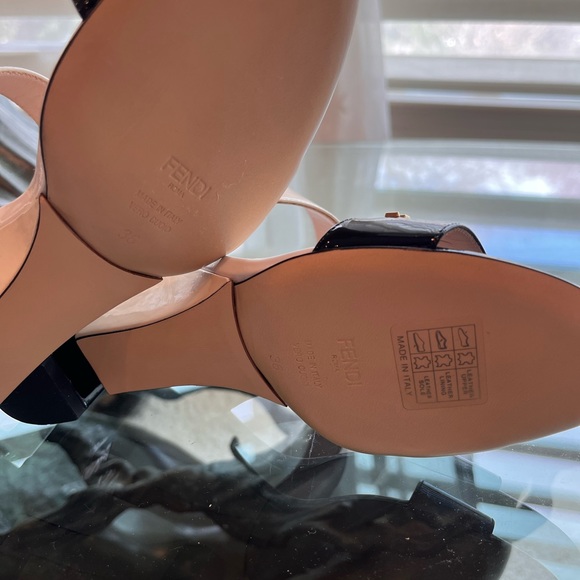 Fendi strapless Sandles - Picture 5 of 5